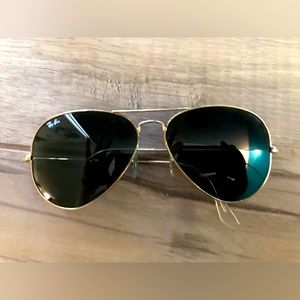 Unisex Vintage Ray Bans Aviators RB 3028